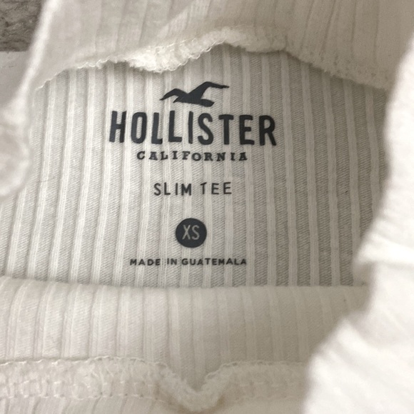 Hollister Long Sleeve - Picture 2 of 2